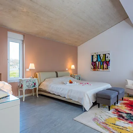 Windrose For 8 Persons Near With Large Garden * Marčana
