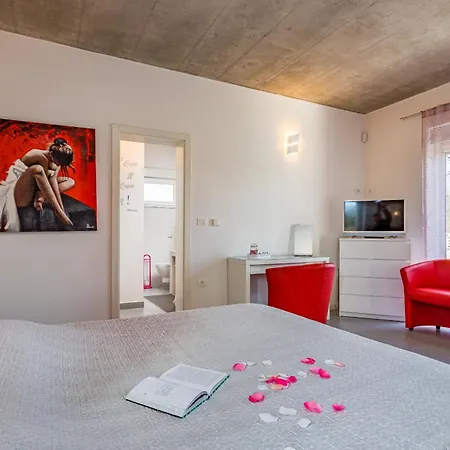 Villa Windrose For 8 Persons Near With Large Garden Marčana