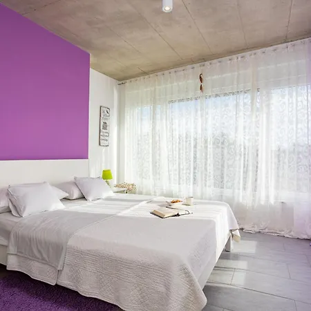 Windrose For 8 Persons Near With Large Garden * Marčana