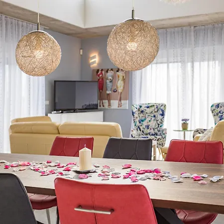 Villa Windrose For 8 Persons Near With Large Garden