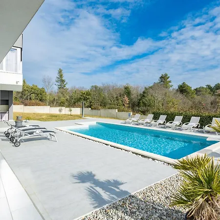 Villa Windrose For 8 Persons Near With Large Garden Marčana